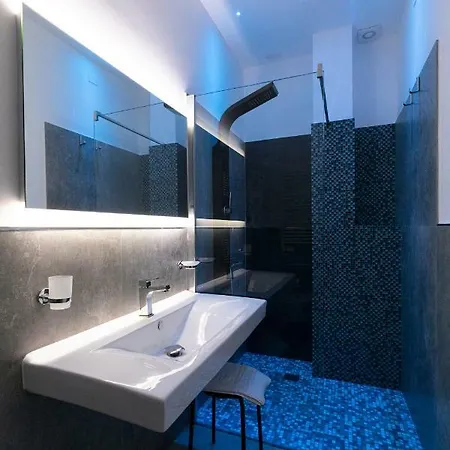 Millstone House * La Spezia