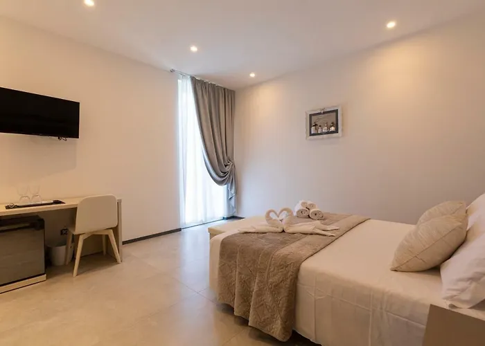 Millstone House Гостевой дом Специя